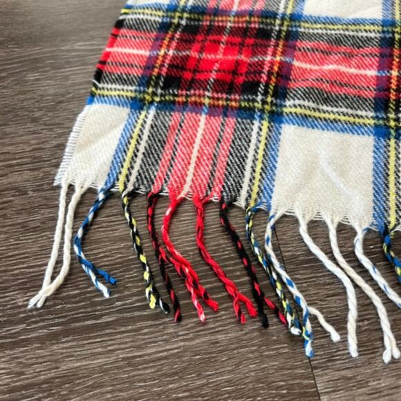 NWOT Apt. 9 Red Plaid Traditional Blanket Wrap Oversized Scarf Winter Acrylic - Picture 12 of 13